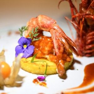Carabinero con nuestra salsa casera agridulce y piña asada