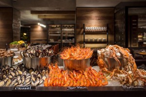 Goji-Kitchen-Bar-buffet-line_Seafood-station-4-1024x683
