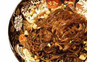 Foto 3 t-伊比利亚黑毛猪烧豆面Fideos artesanales de boniato con caldo de cerdo ibérico